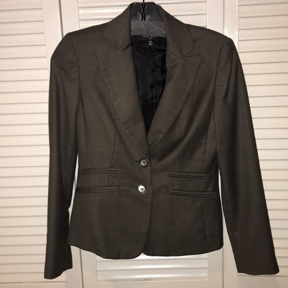 Chic Nine West Suit